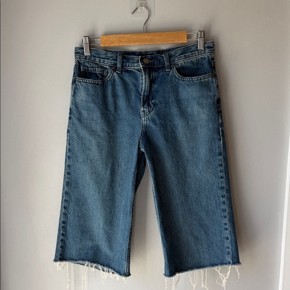UNIQLO 90s Style Cut Offs 3/4 Denim Shorts